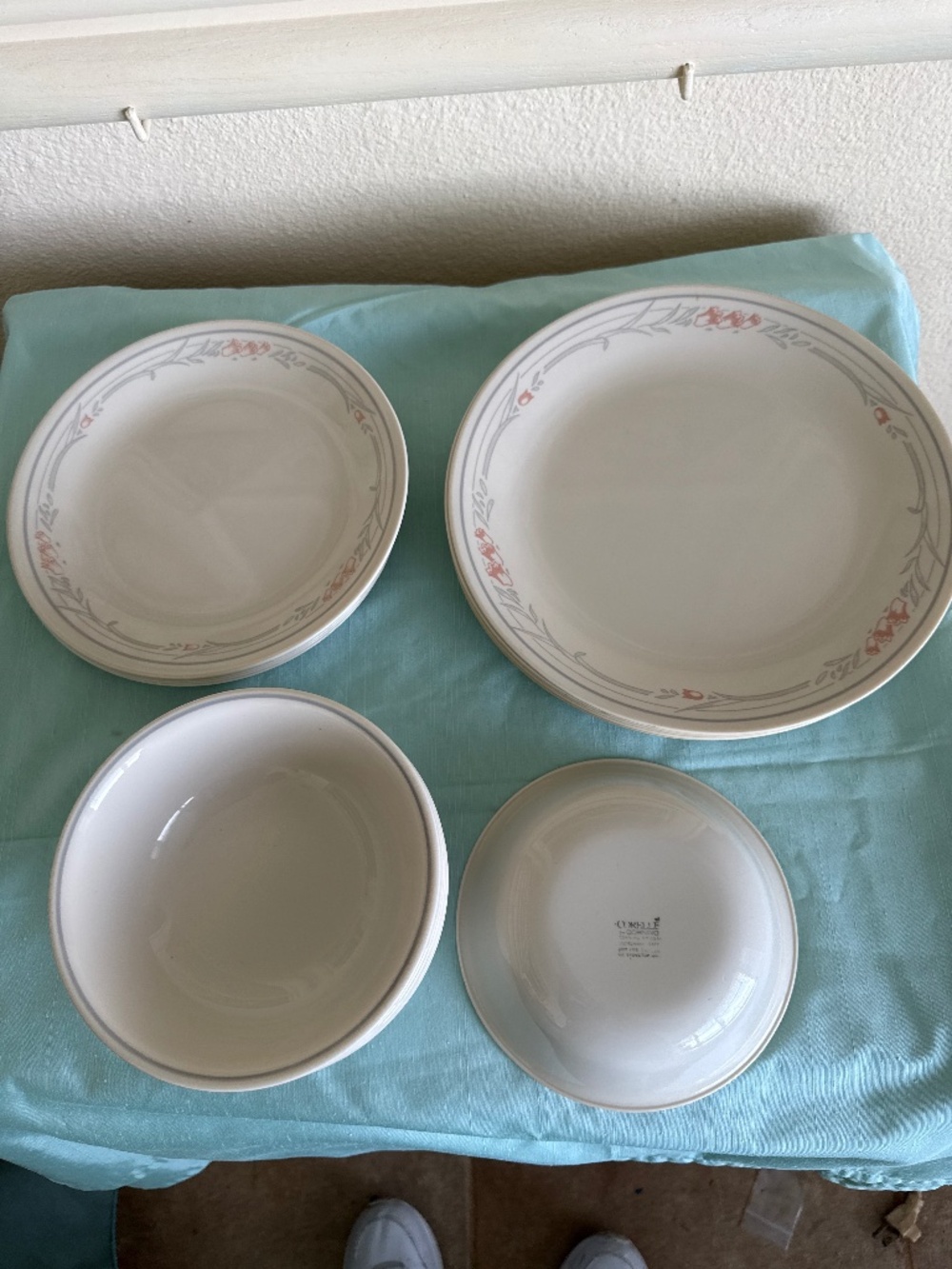 Vintage Corelle Rose Tulip Service for 7 21 piece